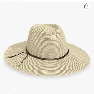 Wallaroo UPF 50 hat NWT